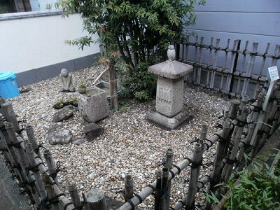 うのはな館　石彫
